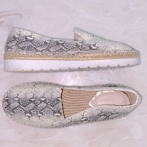 Katherine Kelly Bria espadrille slip on snake print Leather flats shoes 6.5